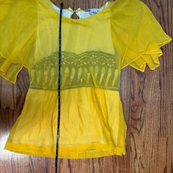 See by Chloe Yellow Flowy Short Sleeve Top Women Size 4 - Picture 7 of 7
